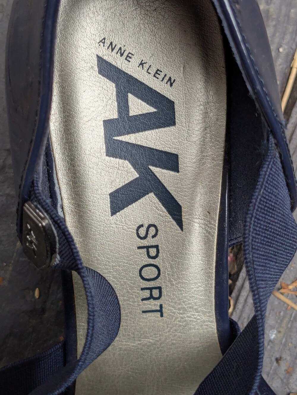 Anne Klein Sport - Navy Patent Mid Block Heel Wedge w/elastic straps, 9.5 - Picture 9 of 9